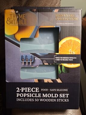 Thyme & Table Blue 2-Piece Silicone Popsicle Mold Set